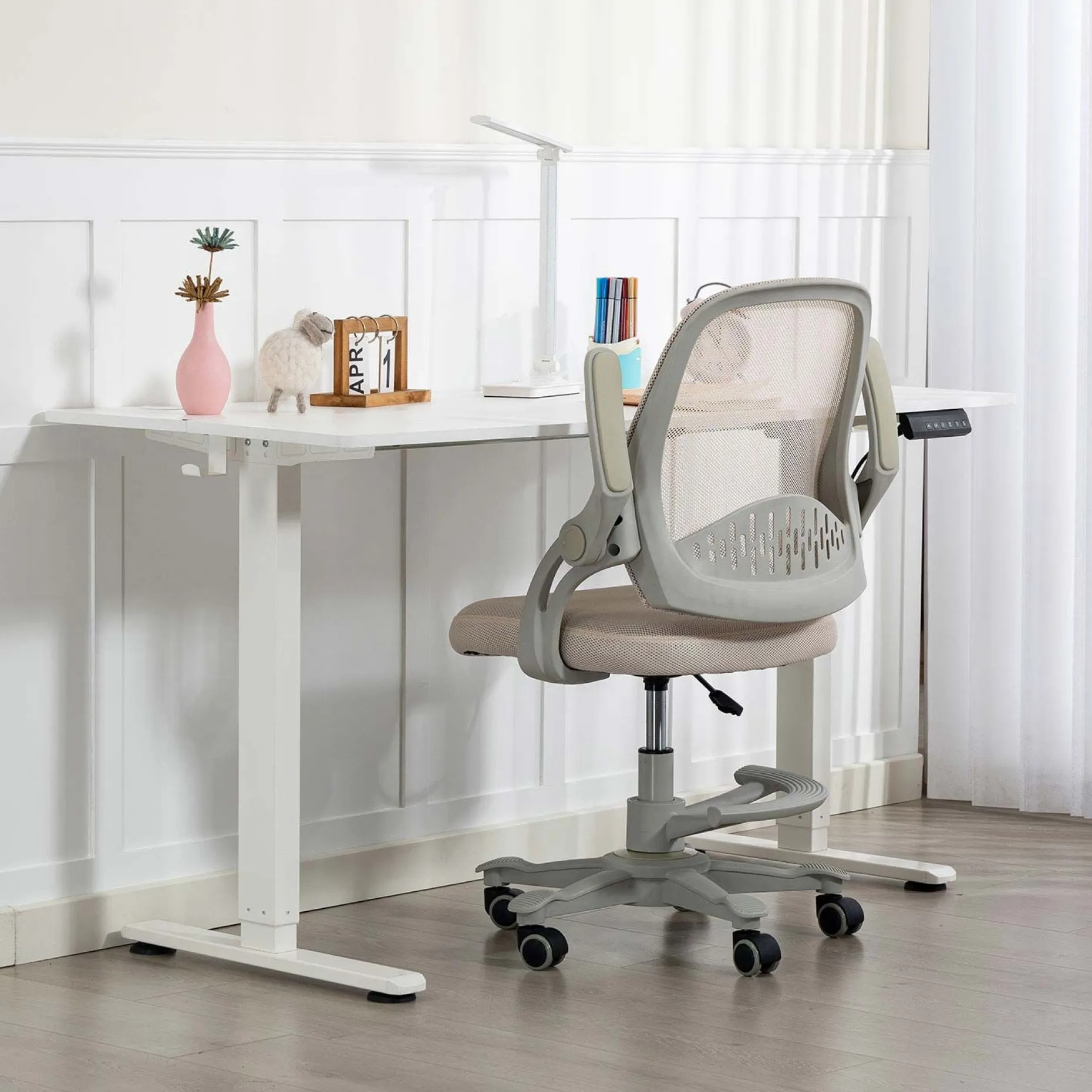 Barneskrivebordsstol HOME4YOU Emmy med fotskammel Beige