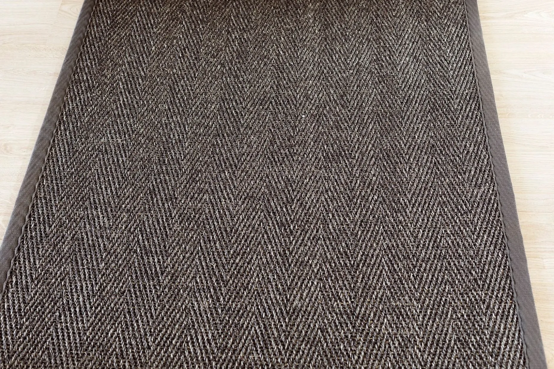 Barrakuda Matte Rund 200 cm Antrasitt