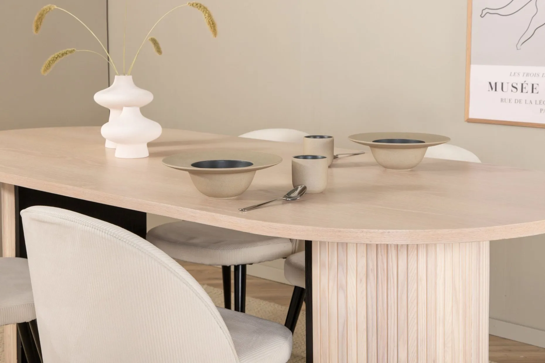 Biana Spisegruppe 200 cm Oval inkl. 4 Valera Cordfløyelstole