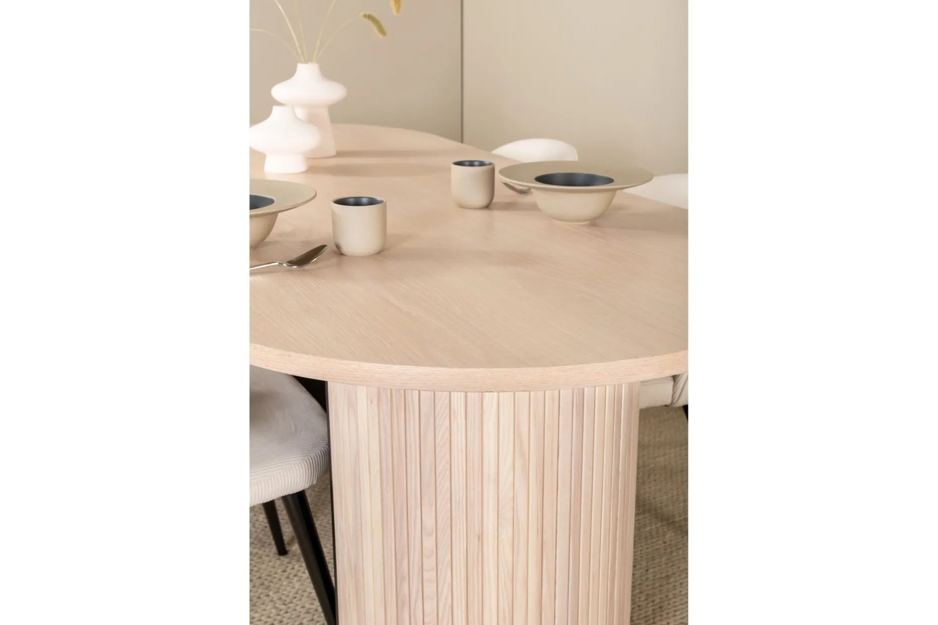 Biana Spisegruppe 200 cm Oval inkl. 4 Valera Cordfløyelstole