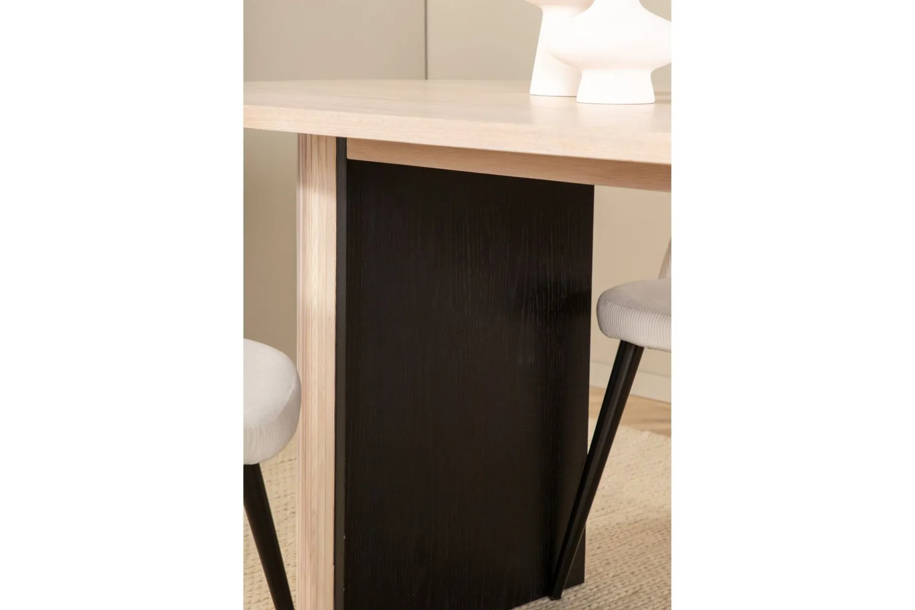 Biana Spisegruppe 200 cm Oval inkl. 4 Valera Cordfløyelstole