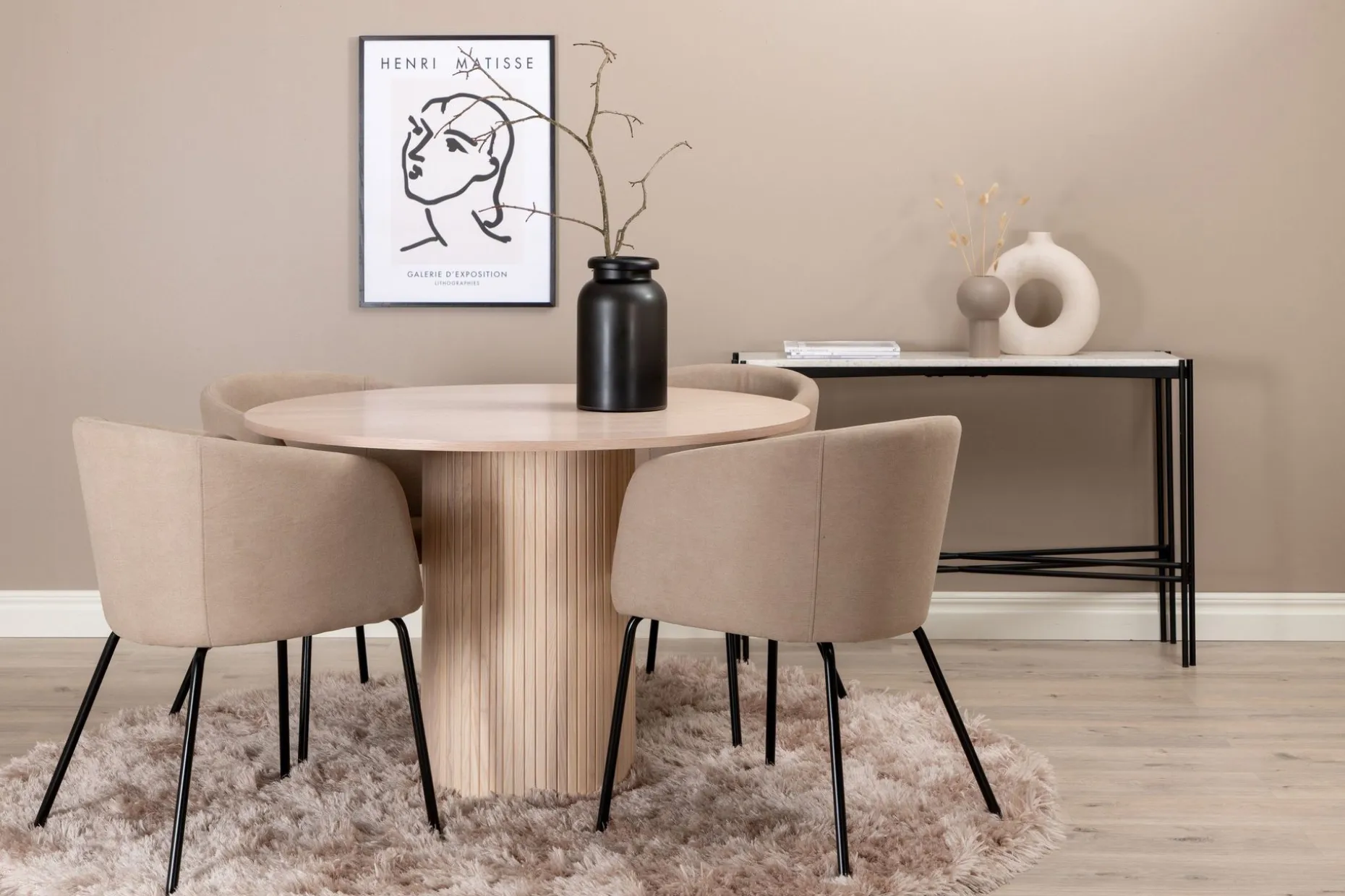 Biana Spisegruppe 110 cm Rund inkl. 4 Berita Stoler