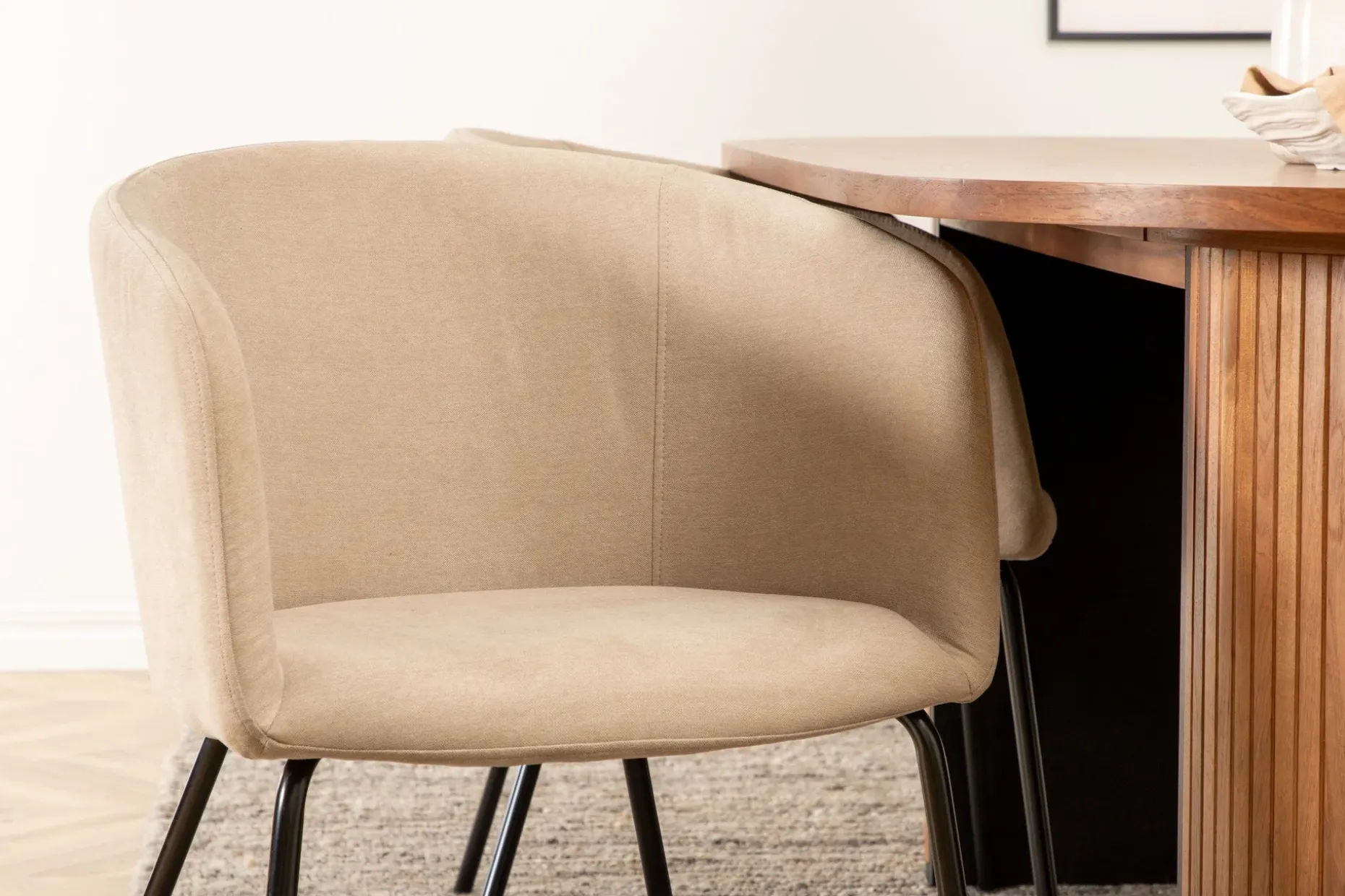 Bianca Matgruppe 200 cm Oval med 4 Berit stoler