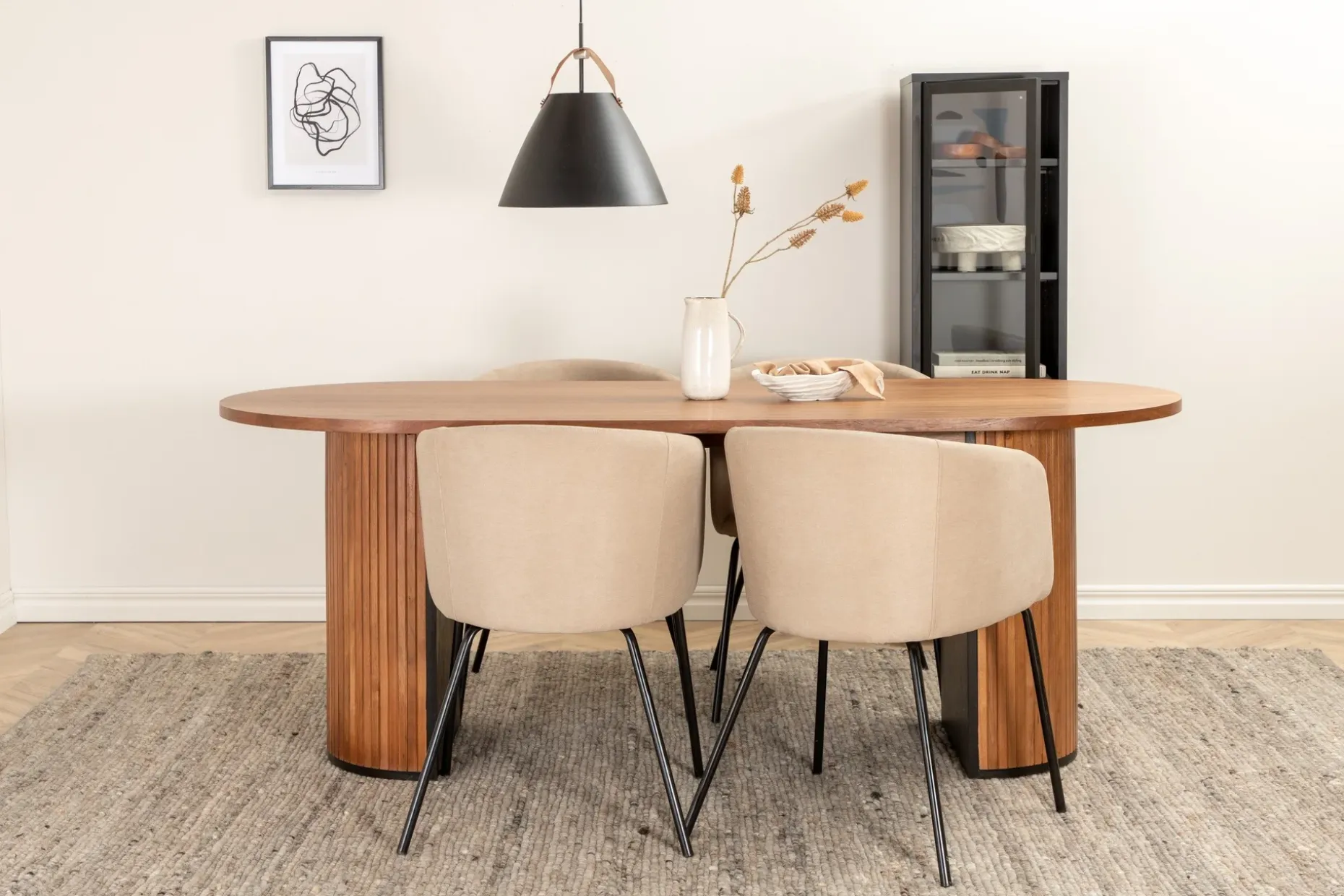 Bianca Matgruppe 200 cm Oval med 4 Berit stoler