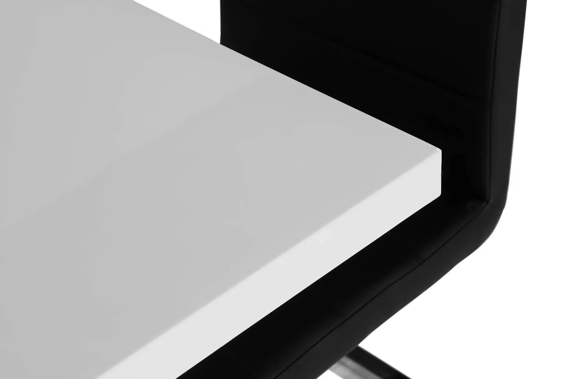 Cesi Spisegruppe 140 cm med 4 Cibus Stol