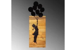 Child And Balloons Veggdekor
