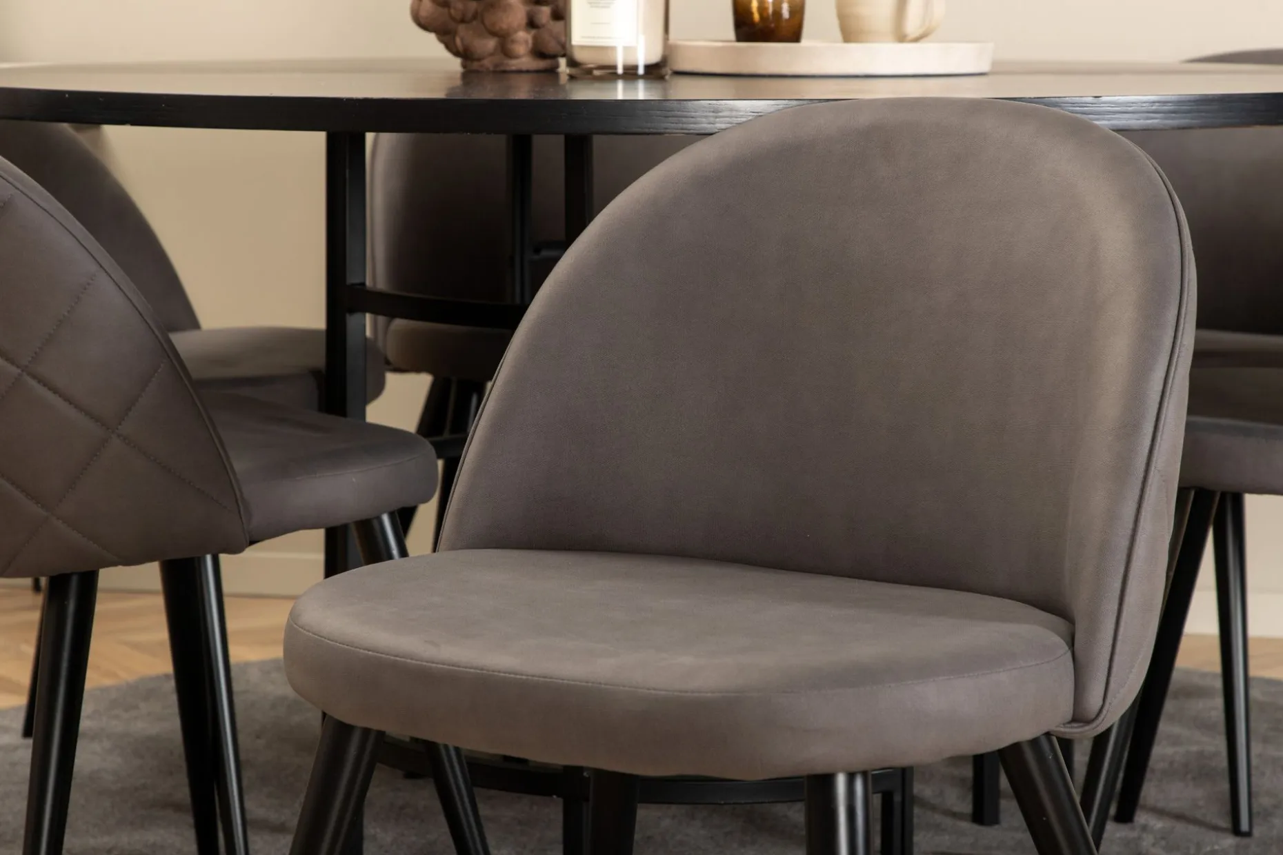 Copenhagen Spisegruppe 140 cm Rund med 6 Velvet Stoler
