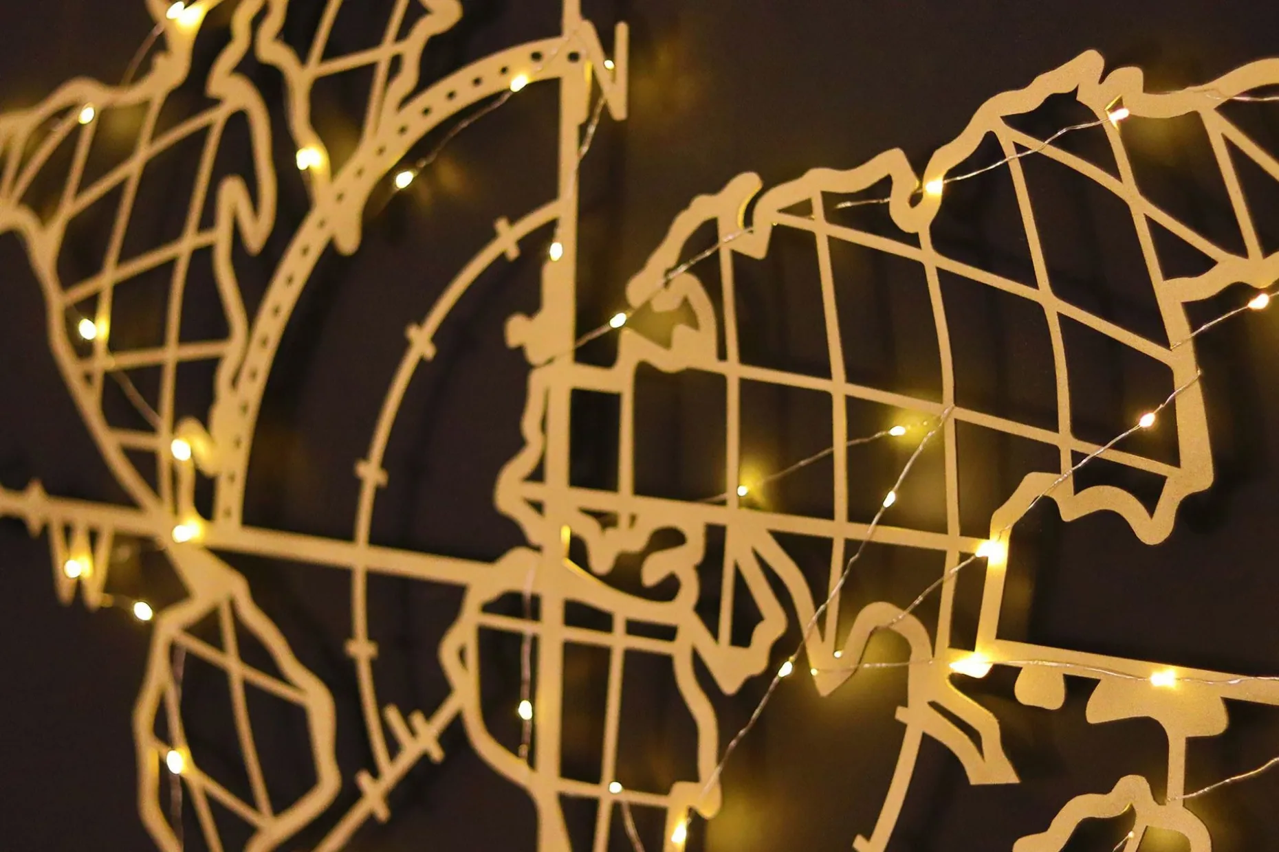 Decorative Metal Wall Accessory 65x95