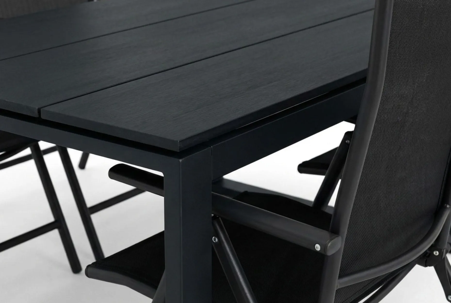 Devon utendørs spisegruppe 210x100 cm med 6 regulerbare stoler