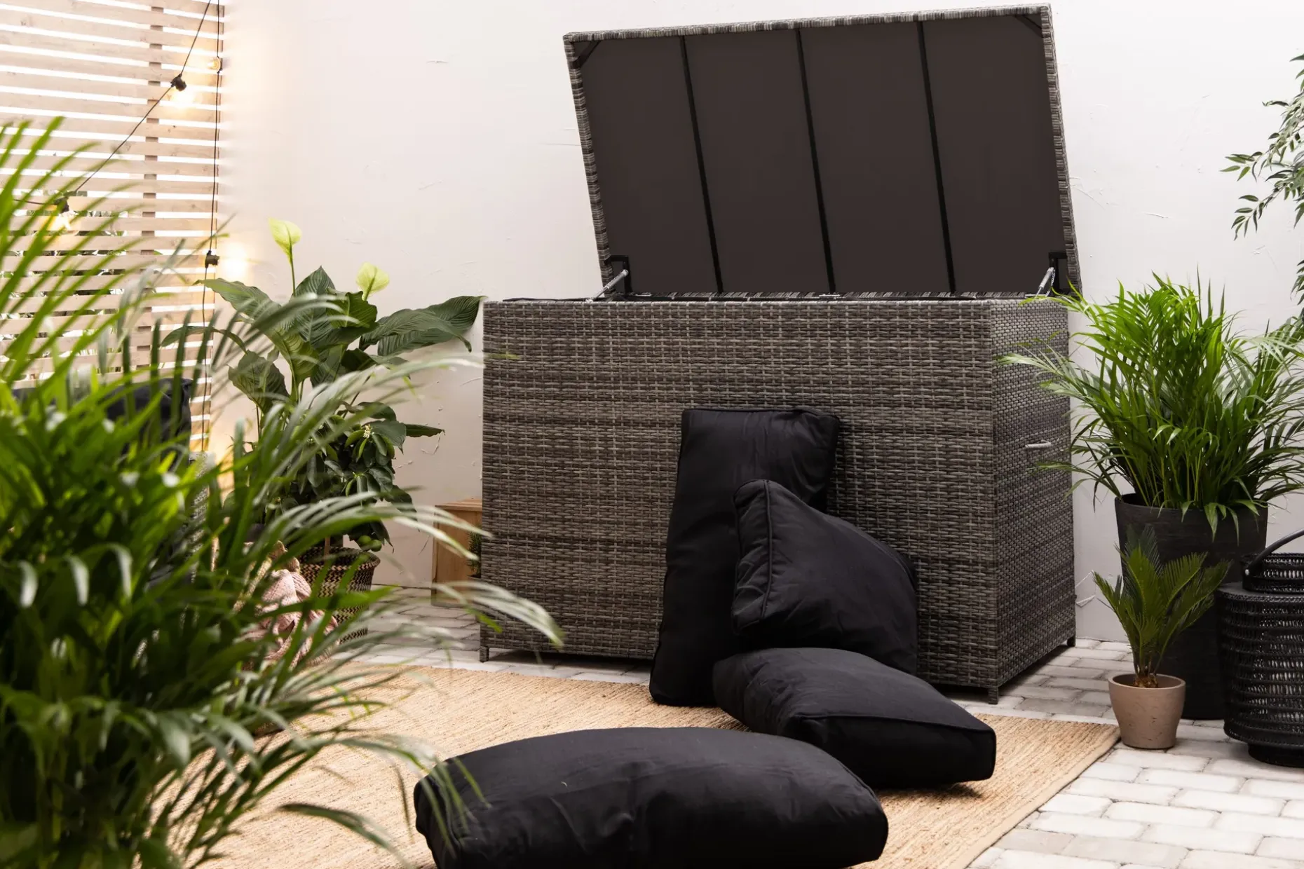 Gigant vanntett puteboks XL for utendørs bruk – Oppbevaringsboks i kunstrotting (B150xD90xH101 cm)