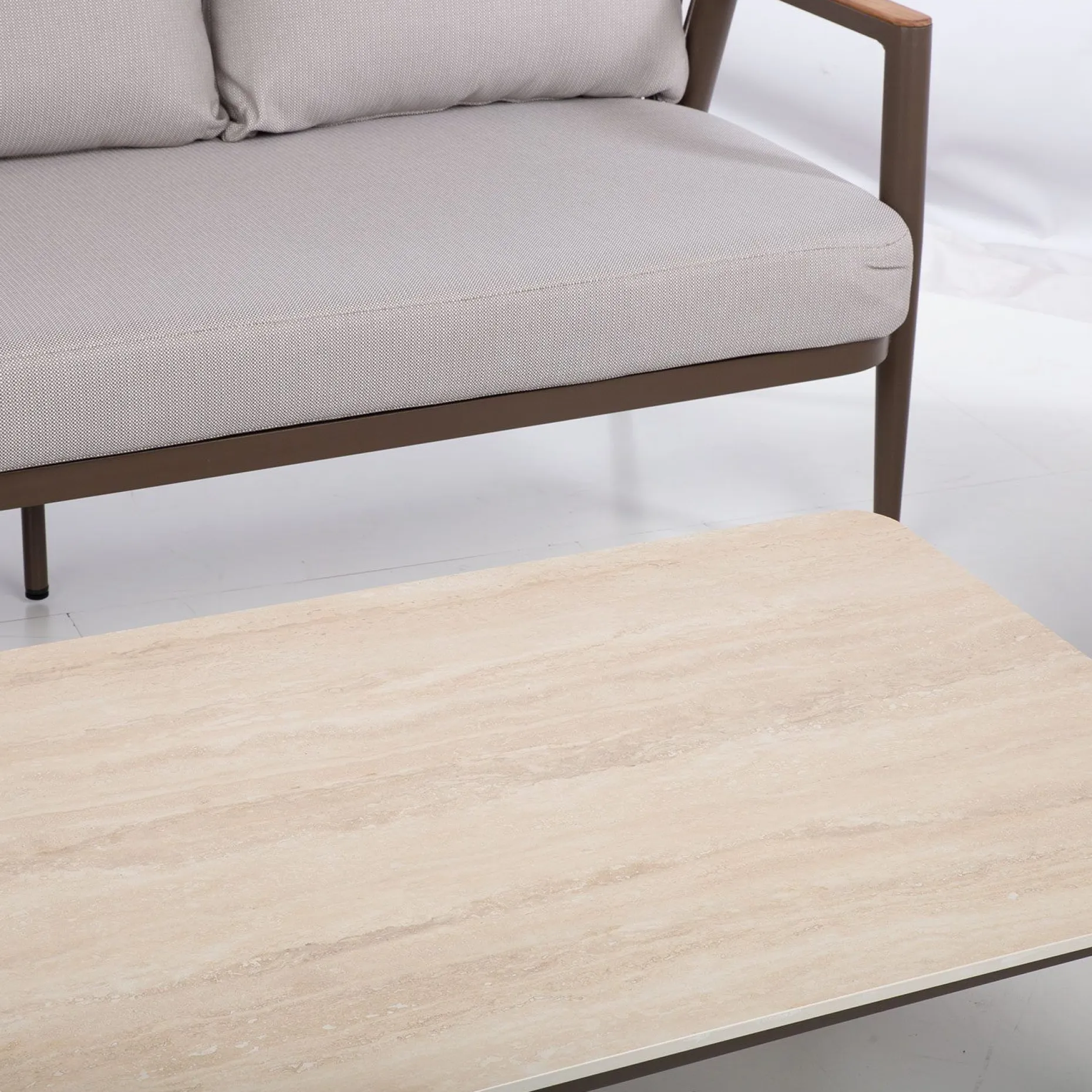 Hagemøbelsett HOME4YOU Delia bord, sofa og 2 stoler