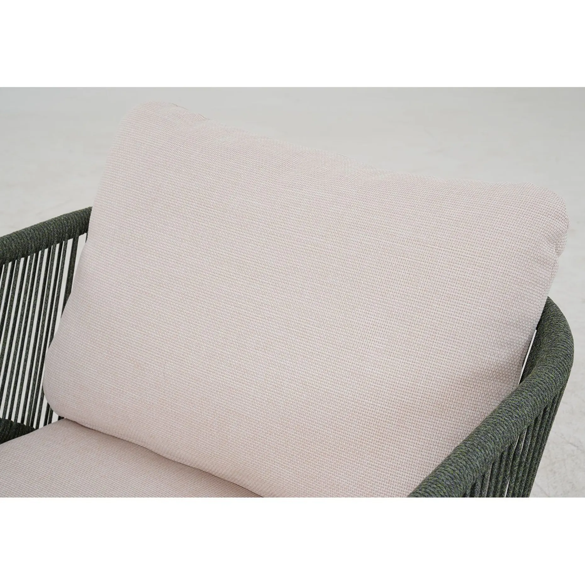Hagemøbelsett HOME4YOU Tuxedo bord, sofa og 2 stoler