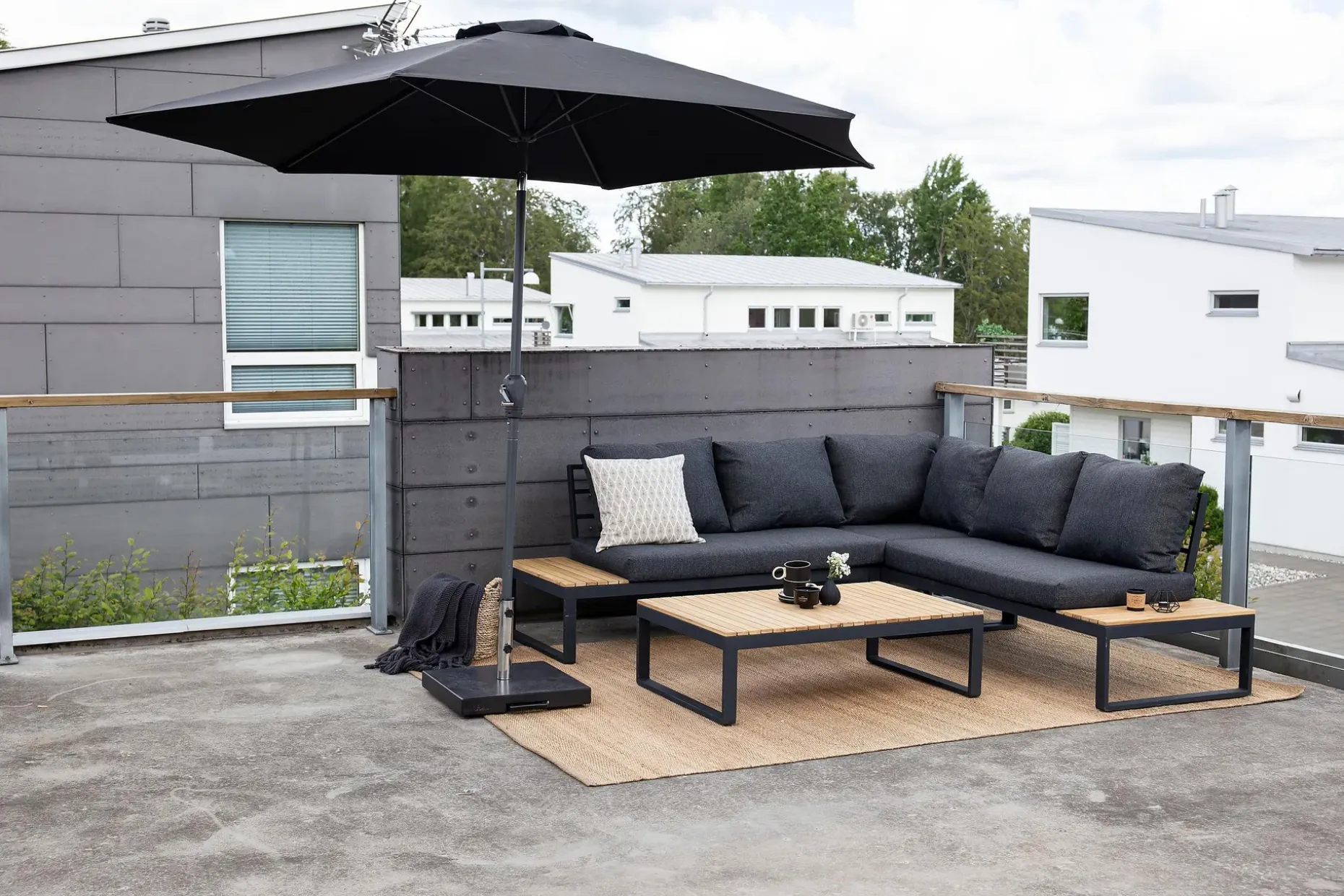 Leeds Parasoll 300 cm Svart
