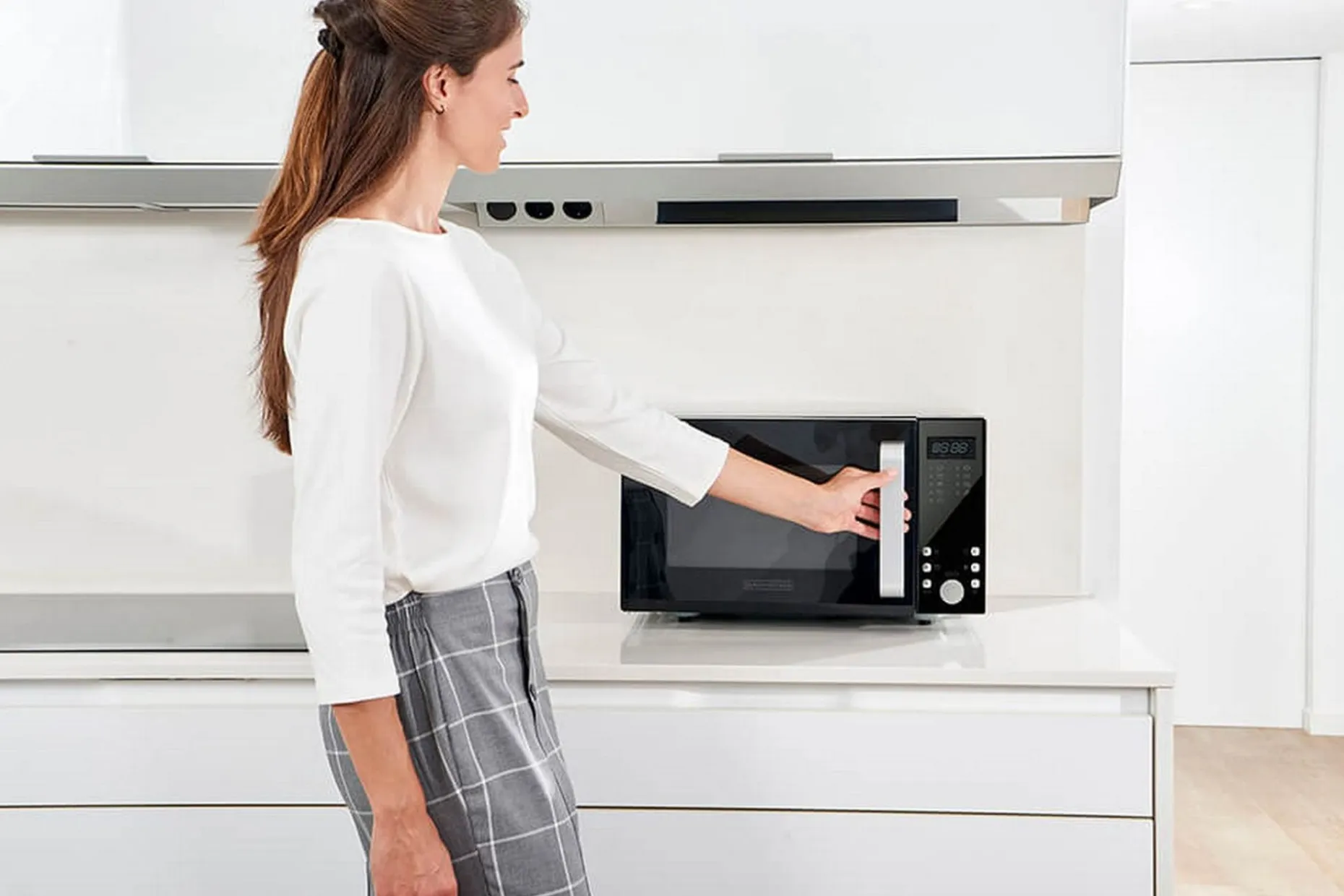 Mikrobølgeovn Black+Decker Digital 900W 23L Svart