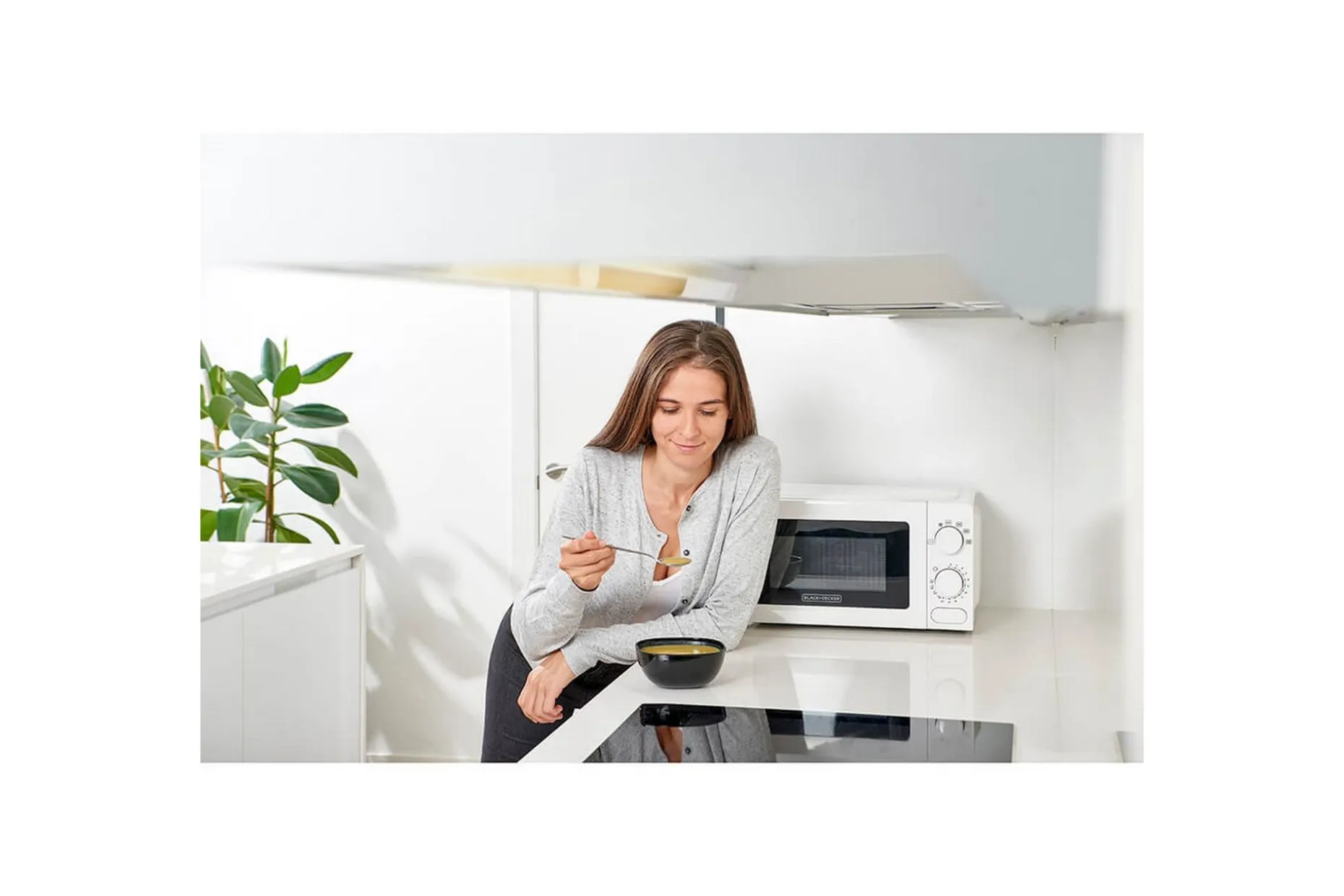 Mikrobølgeovn Black+Decker 700W 20L Hvit