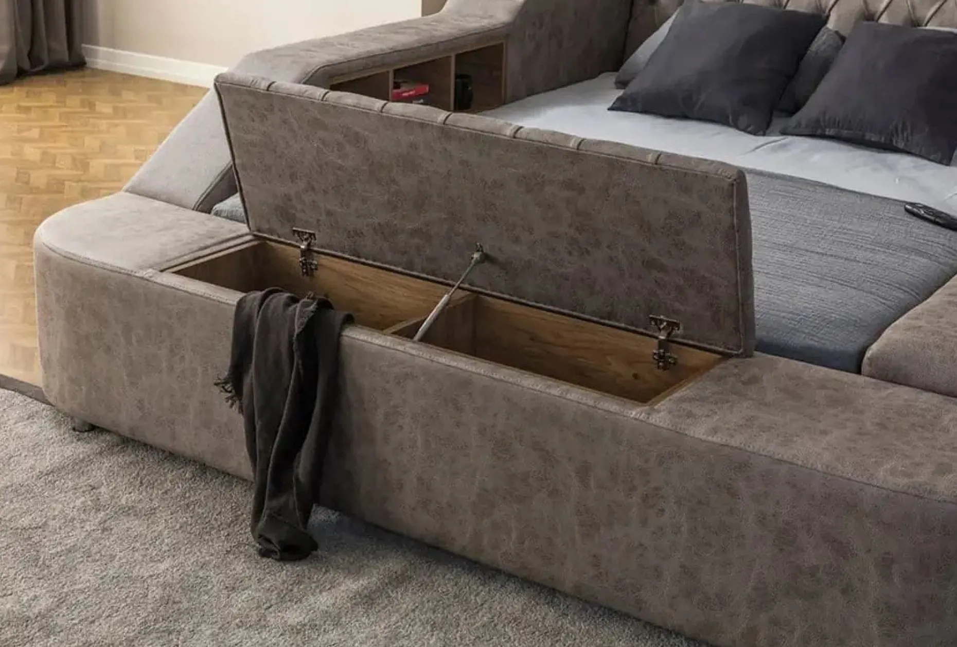 Olyvan sengepakke med benk og oppbevaring 250x290 cm kunstlær