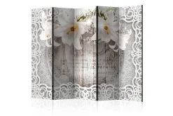 Romdeler Lilies and Quilted Background II