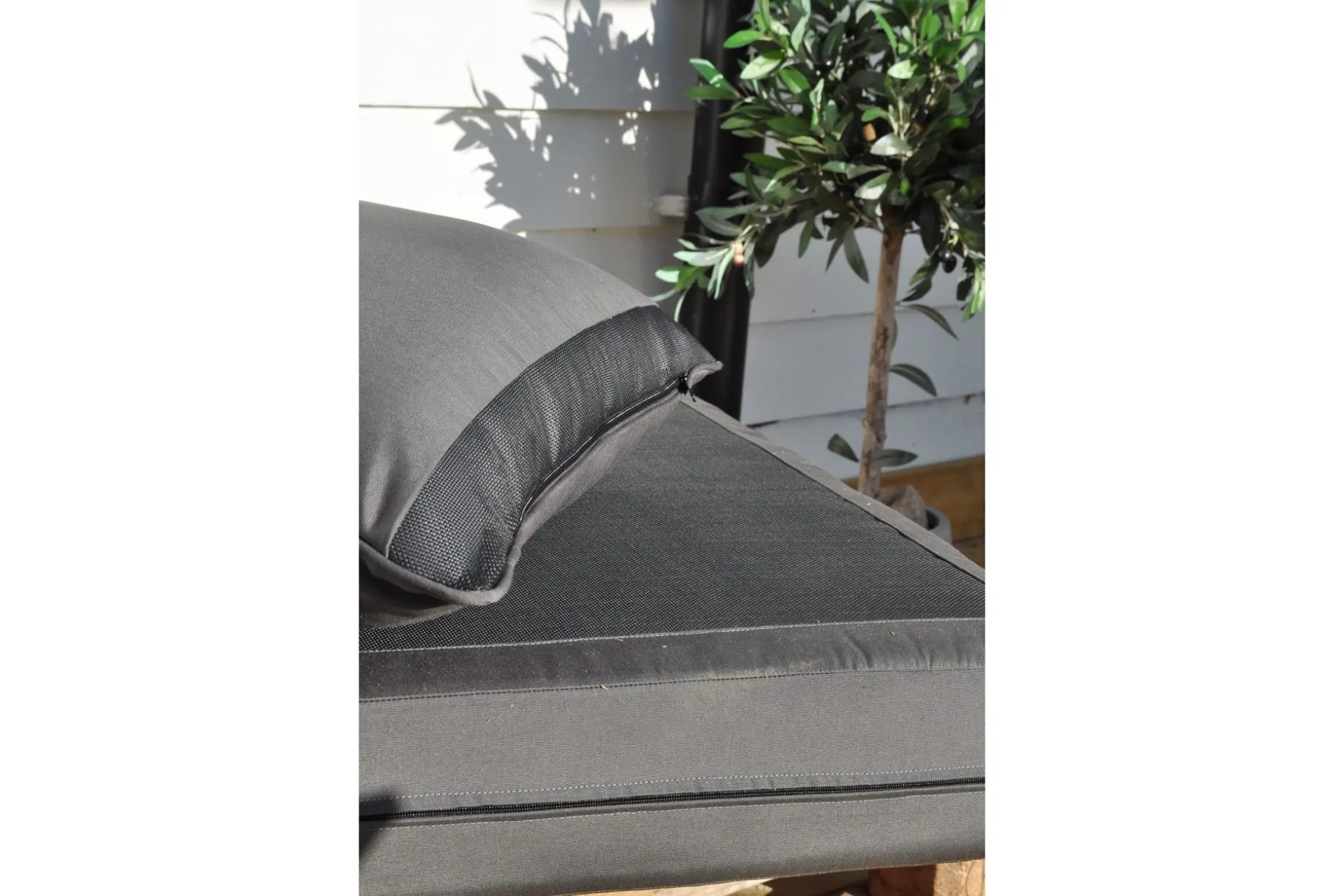 Royal Bonnie Hjørnepute 57x45 cm Vannavstøtende Svart