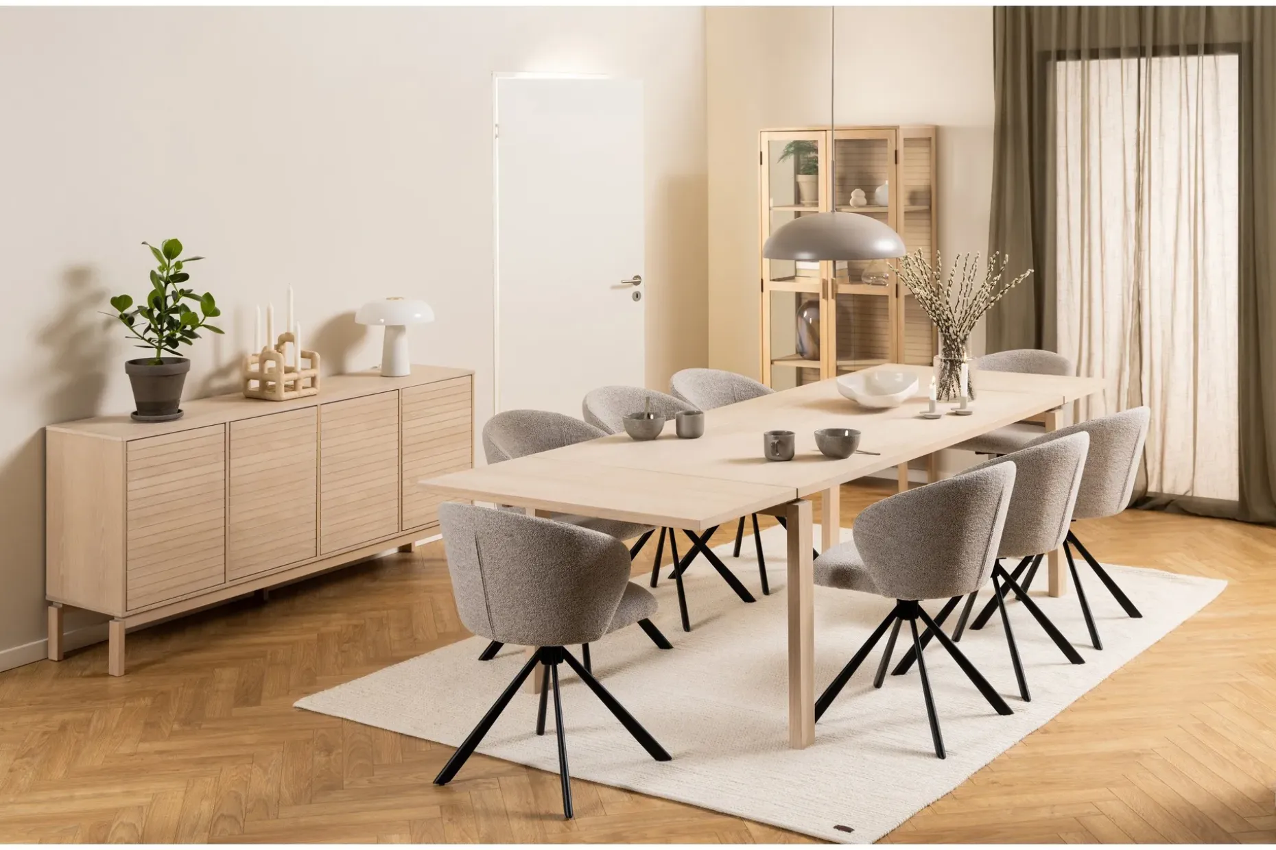 Sakie Vitrineskap 180 cm