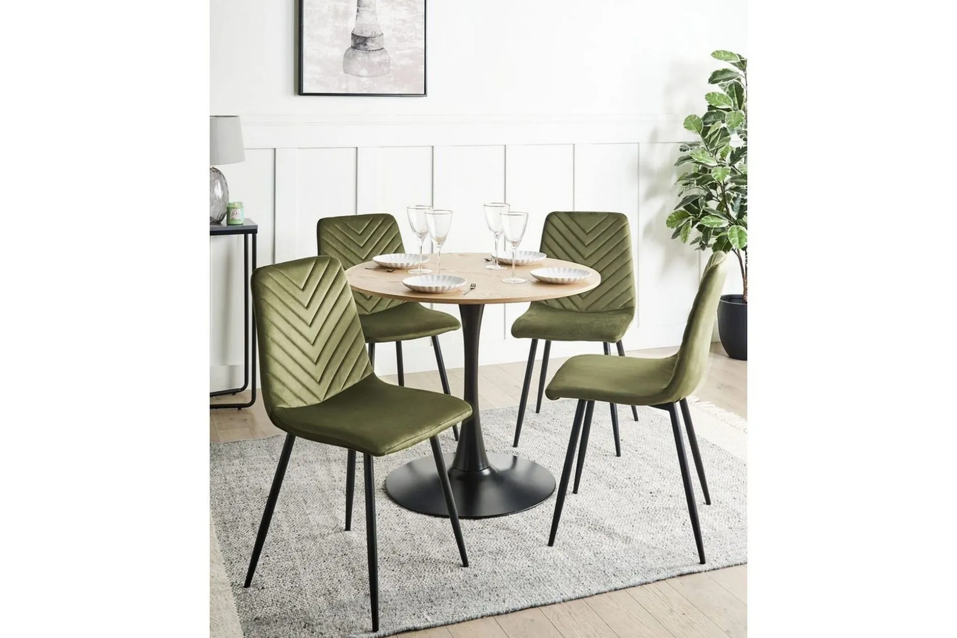Sett med 4 spisestuestoler Havre