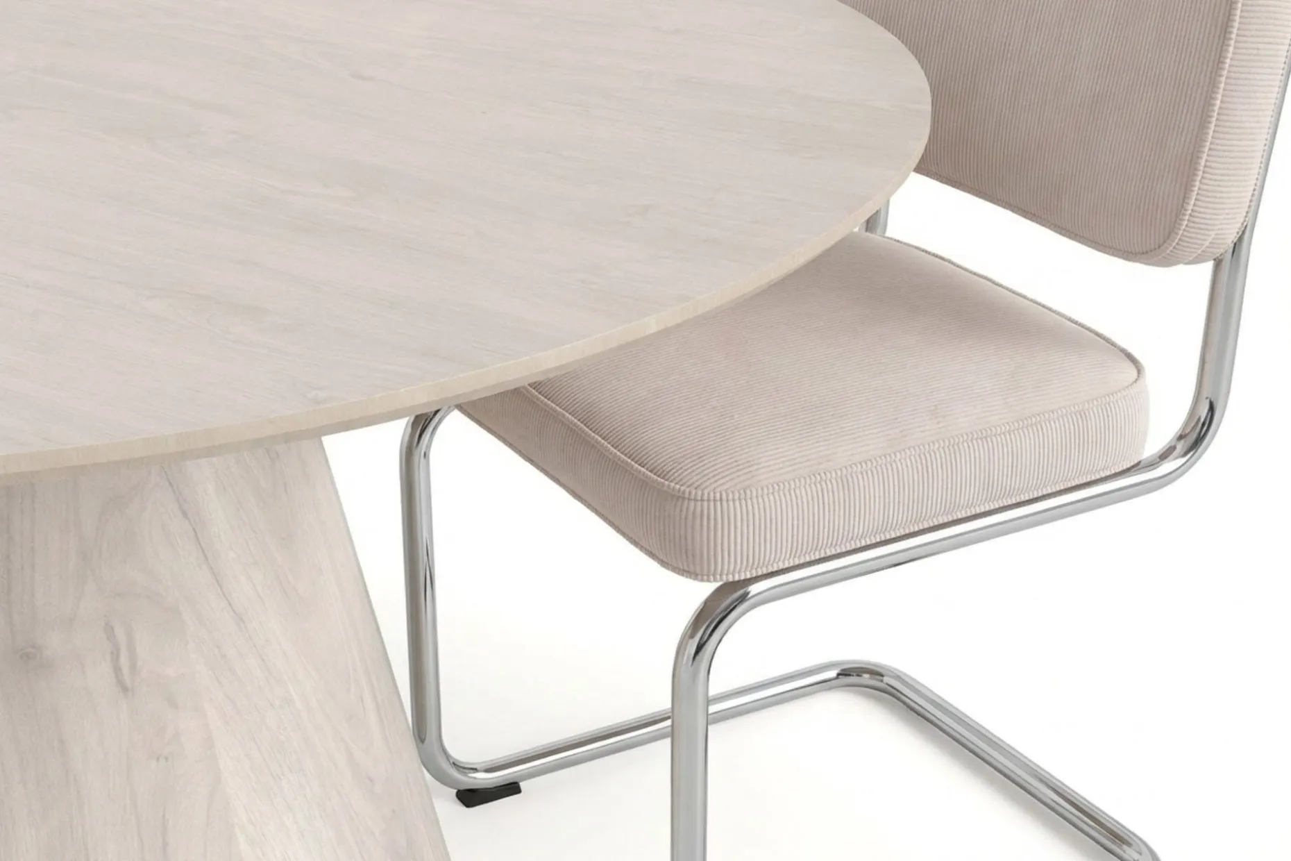 Siena spisegruppe rund 130 cm hvitlasert med 6 Milva spisestoler