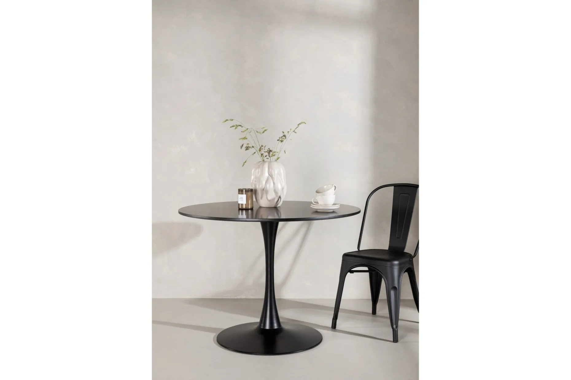 Spisebord Venture Home Glade spisebord 100x74 cm rundt Black