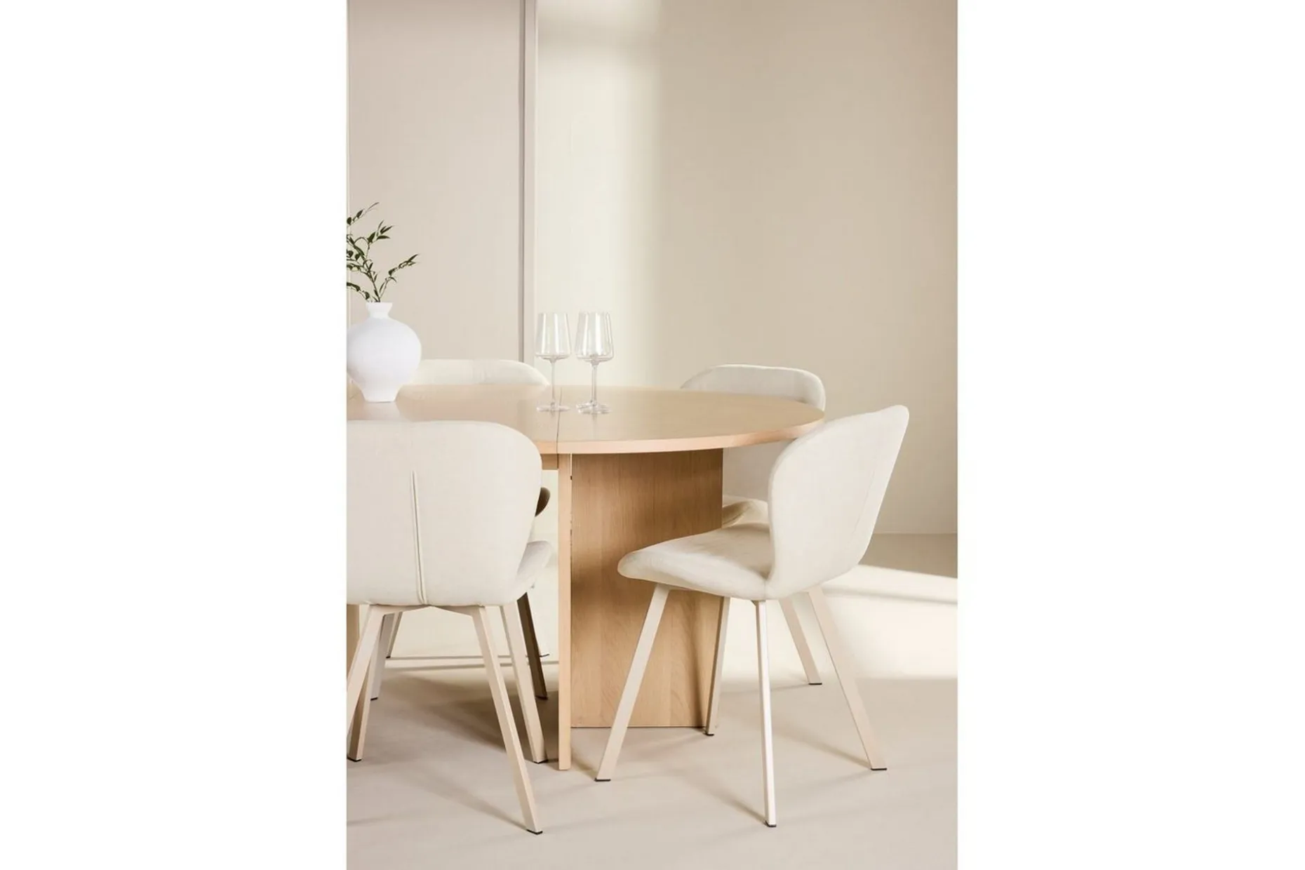 Spisegruppe Strada Rund 120/170 cm Hvit med Lilja Stoler 6 stk