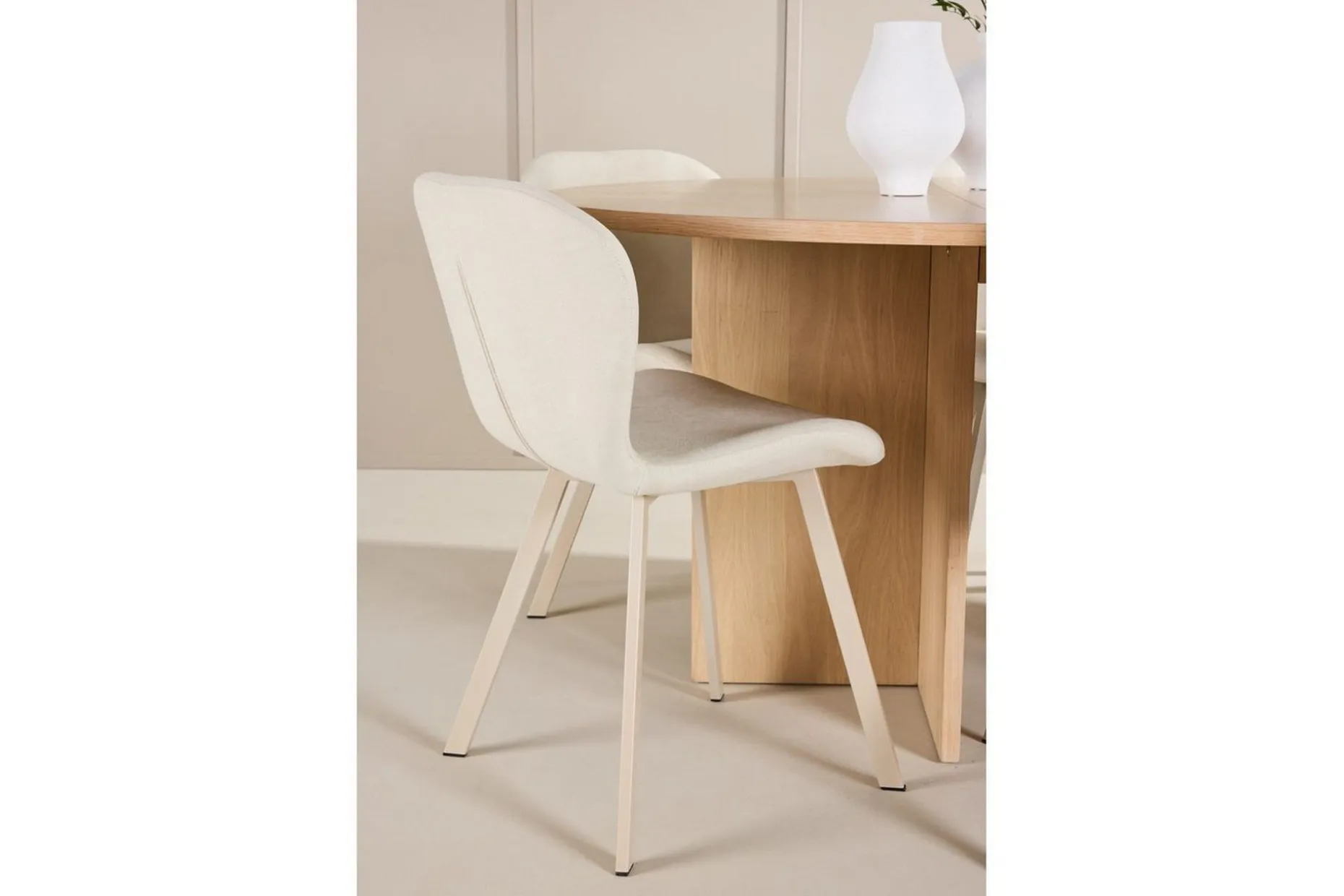 Spisegruppe Strada Rund 120/170 cm Hvit med Lilja Stoler 6 stk