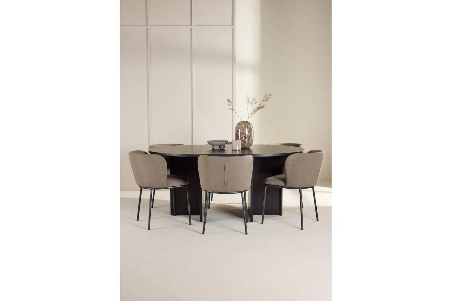 Spisegruppe Strada Rundt 120/170 cm Svart med Edina Stoler 6 stk, Svart / Brun