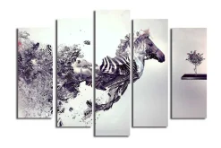 Stort lerretsbilde i 5 deler 105x70 cm - Dynamisk hest i bevegelse med fragmentert struktur