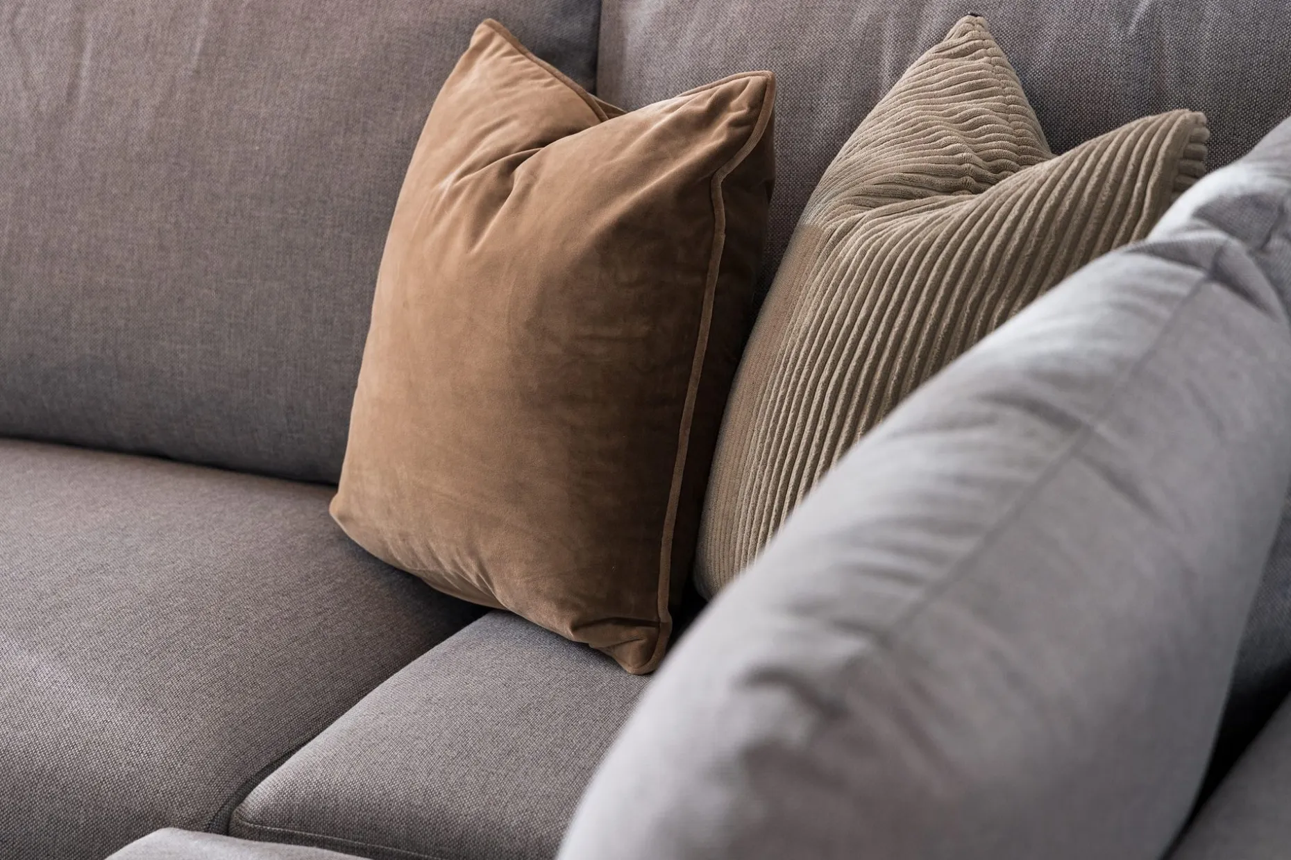 Trend 5-seters Høyrevendt U-formet Hjørnesofa med Divan i Stoff
