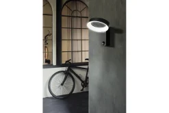 Vegglampe utendørsbelysning Eglo Pernate med sensor