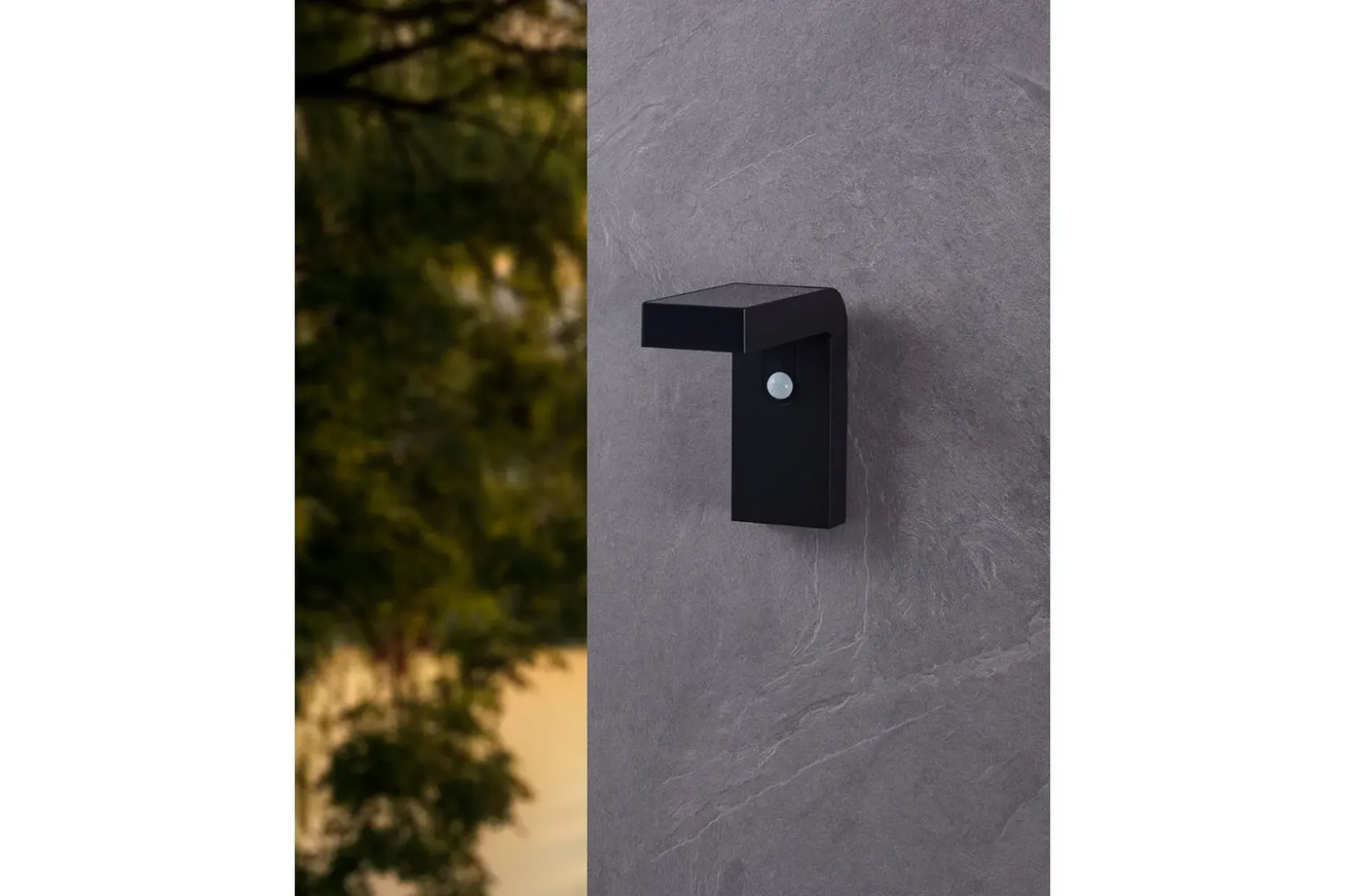 Vegglampe utendørsbelysning Eglo Baracconi med sensor