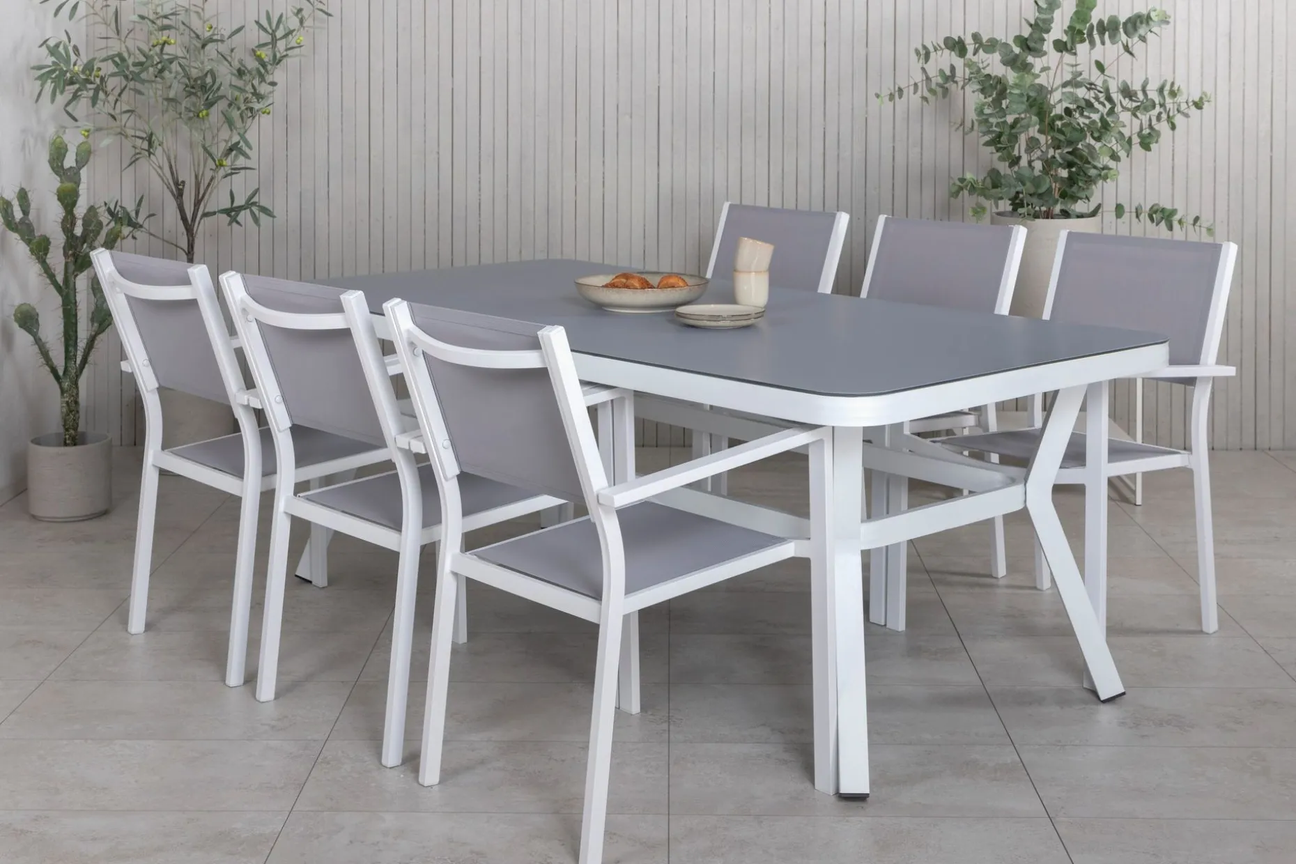 Virya Spisegruppe 200cm+6 Copacabana Stablebare Stoler Hvit/