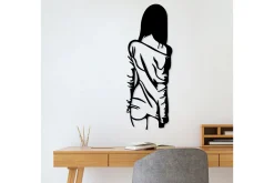 Woman With Loose Dress Veggdekor